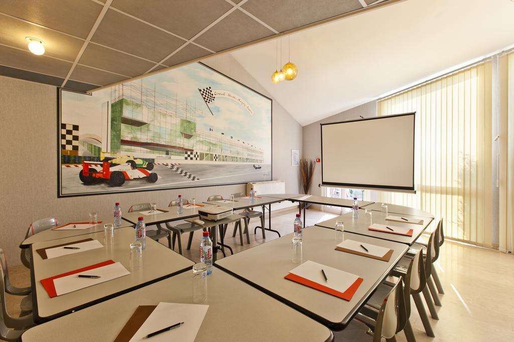 Cit'Hotel Du Circuit Мани-Кур Екстериор снимка