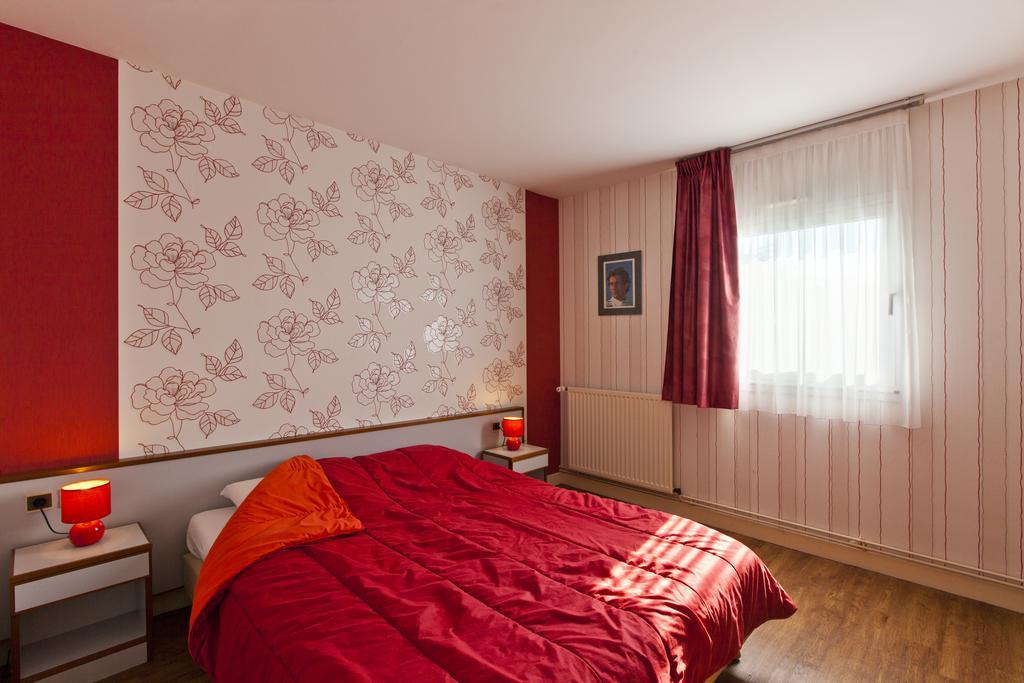 Cit'Hotel Du Circuit Мани-Кур Екстериор снимка
