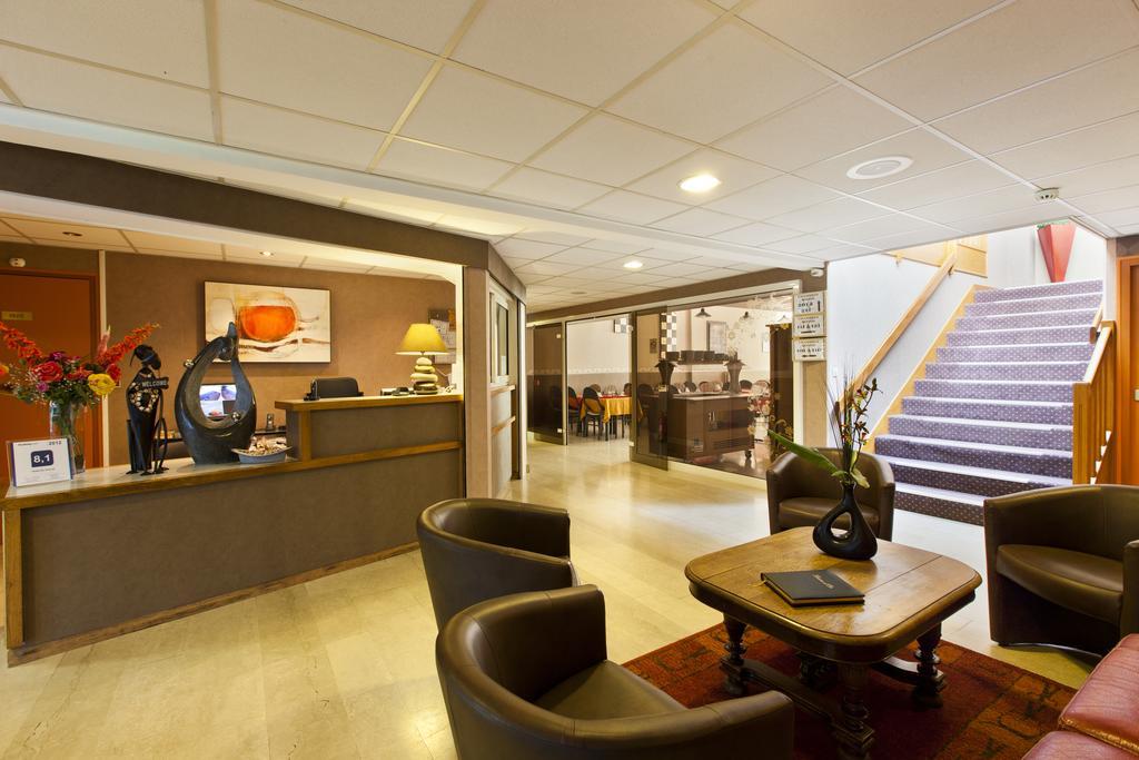 Cit'Hotel Du Circuit Мани-Кур Екстериор снимка