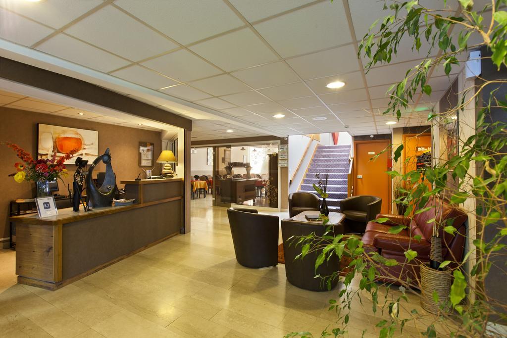 Cit'Hotel Du Circuit Мани-Кур Екстериор снимка